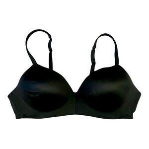 Cacique Bra 40C Black Lightly Lined T-Shirt No Wire Back Closure Wireless